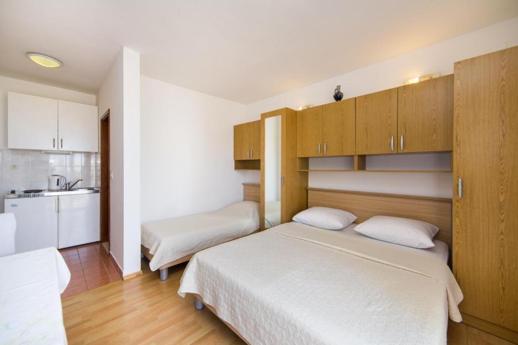 Apartments Slavena Градац Экстерьер фото